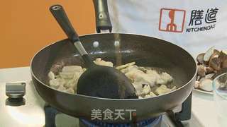 冬菇焖鸭掌的做法步骤：3