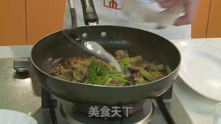 冬菇焖鸭掌的做法步骤：6