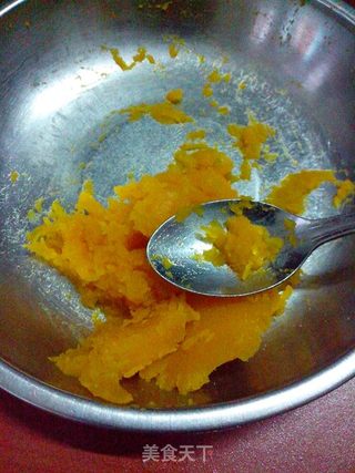 【仿真蛋糕卷】南瓜红豆馒头卷的做法步骤:2