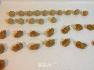 莲蓉栗子月饼的做法步骤:4