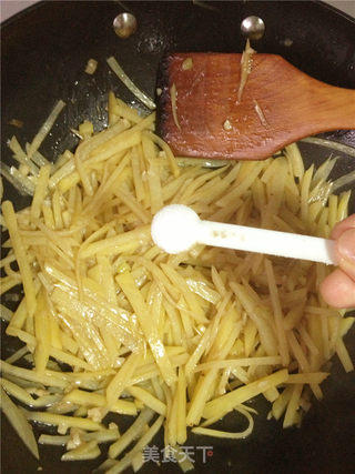 纯朴家常菜----醋溜土豆丝的做法步骤:9