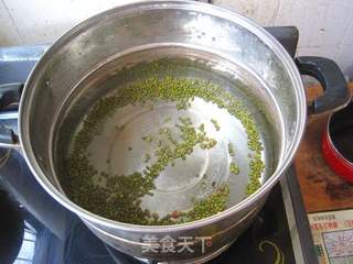 绿豆百合汤的做法步骤:3