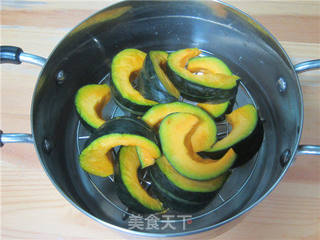 南瓜豆沙饼的做法步骤：1