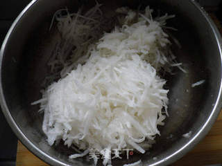 夏日营养主食————————【猪肉萝卜馅包子】的做法步骤:2