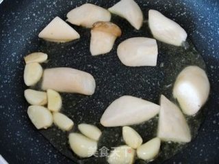 蒜子酱烧杏鲍菇的做法步骤:5