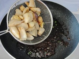 蒜子酱烧杏鲍菇的做法步骤:7