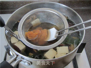 香菇海带味增汤的做法步骤:13