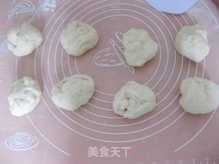 黑芝麻毛毛虫面包的做法步骤:3