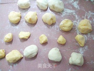 【仿真班戟】南瓜馒头的做法步骤:7