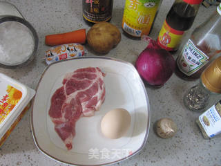 黑椒煎猪扒配土豆泥的做法步骤：1