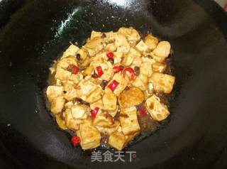 【豆豉烧豆腐】简单美味的素食下饭菜的做法步骤：9