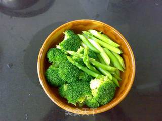 辣拌芦笋西兰花的做法步骤:7