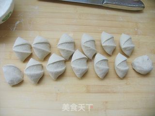 豆渣再利用——黑豆渣茄丁包的做法步骤:8