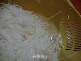 酸辣开胃小凉菜------【酸辣萝卜丝】的做法步骤:6