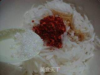 酸辣开胃小凉菜------【酸辣萝卜丝】的做法步骤:12