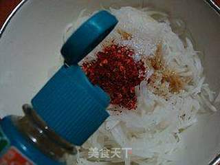 酸辣开胃小凉菜------【酸辣萝卜丝】的做法步骤:13