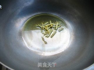 家常小炒——蒜薹海参丝的做法步骤：4