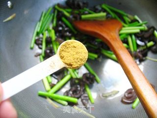 家常小炒——蒜薹海参丝的做法步骤:6