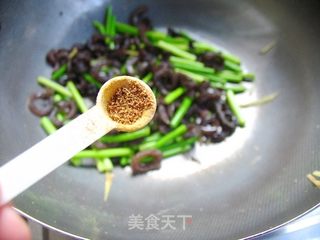 家常小炒——蒜薹海参丝的做法步骤:7