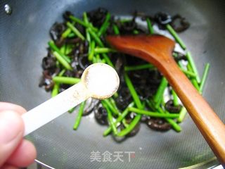 家常小炒——蒜薹海参丝的做法步骤:9
