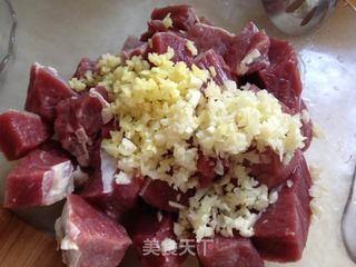 【杏鲍菇蒜香小牛肉】的做法步骤：3