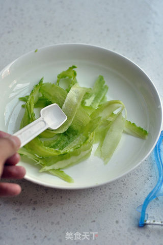 蜜汁苦瓜的做法步骤:2