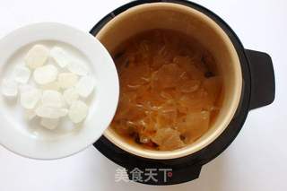 【美容养颜】红枣银耳莲子羹的做法步骤:5