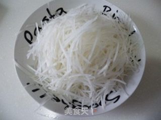 快手做素菜-----素炒白萝卜丝的做法步骤:3