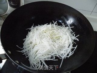 快手做素菜-----素炒白萝卜丝的做法步骤:6