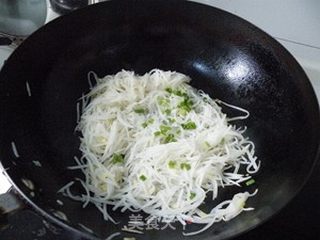 快手做素菜-----素炒白萝卜丝的做法步骤:8