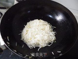 快手做素菜-----素炒白萝卜丝的做法步骤:7
