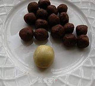 带馅的饼干-----豆沙蛋奶小馒头的做法步骤:7
