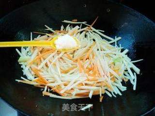 胡萝卜炒甜竹笋的做法步骤:5