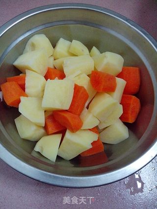 【大块大块的满足】家庭版咖喱鸡腿的做法步骤:3