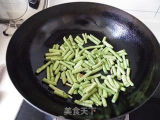 母亲的味道-----麻花豆角炖粉条的做法步骤:8