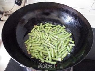 母亲的味道-----麻花豆角炖粉条的做法步骤:10
