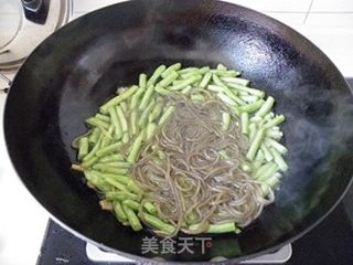 母亲的味道-----麻花豆角炖粉条的做法步骤:11