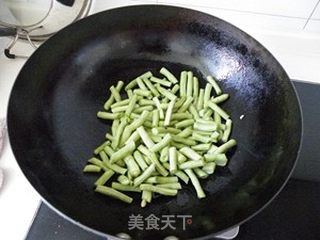 母亲的味道-----麻花豆角炖粉条的做法步骤:6