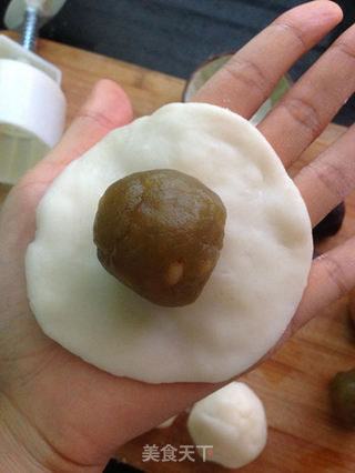 香甜冰皮月饼的做法步骤：11