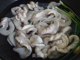 香辣肥肠的做法步骤:2