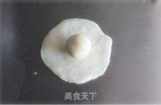 【苏式豆沙月饼】---一碰即碎的酥皮月饼的做法步骤：9