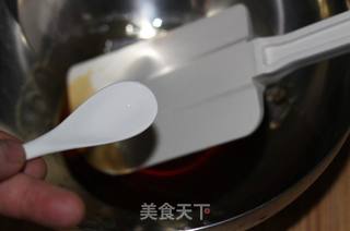 我的最爱——豆沙蛋黄月饼的做法步骤：1