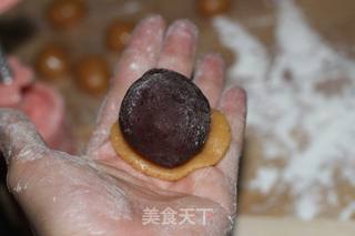 我的最爱——豆沙蛋黄月饼的做法步骤:12