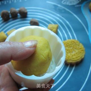 不用烤的豆沙月饼的做法步骤：13