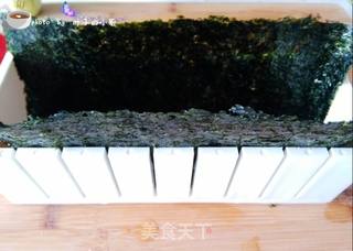 儿童创意饭----可爱的米奇寿司卷的做法步骤:7