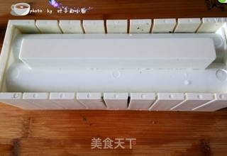 儿童创意饭----可爱的米奇寿司卷的做法步骤:8