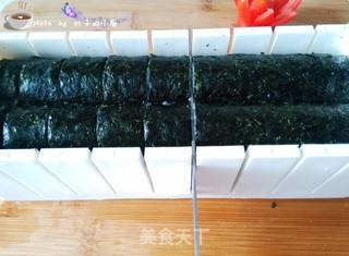 儿童创意饭----可爱的米奇寿司卷的做法步骤:9