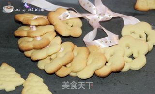 儿童的最爱---酥脆花朵饼干的做法步骤:11