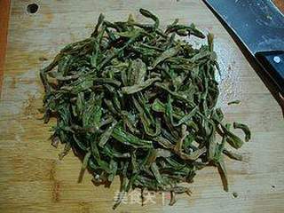 蒸菜更美味---------【干豆角蒸腊肉】的做法步骤:3