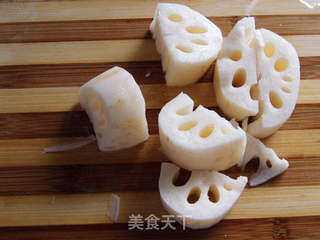 莲藕棒骨汤的做法步骤:3